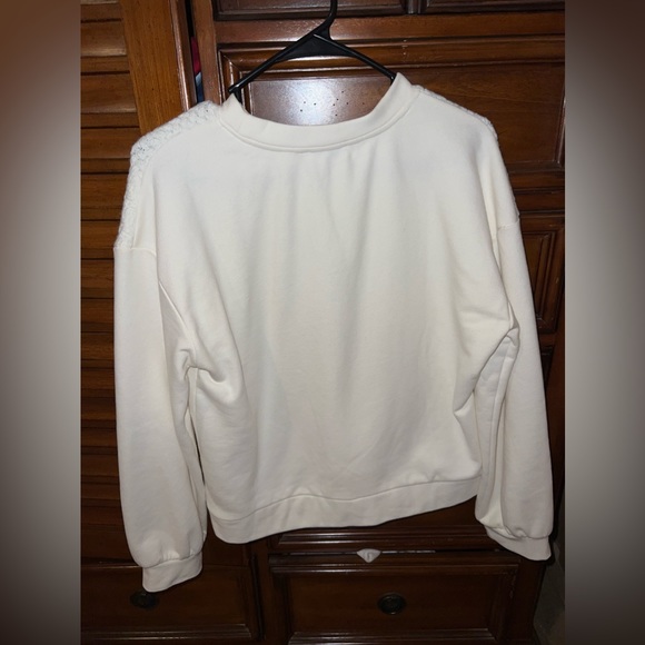 Cream Pullover - Picture 2 of 3